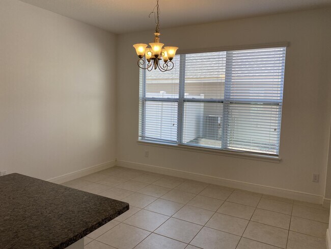 Building Photo - 15555 Honeybell Dr
