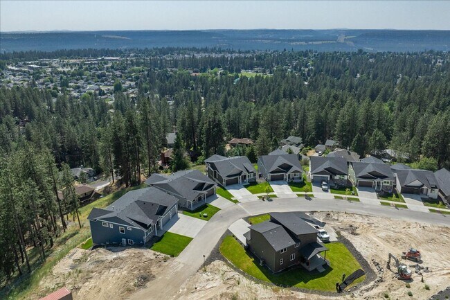 Building Photo - $3,375 - 4 Bed / 3 Bath Stunning Brand New...