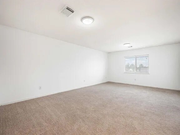 Building Photo - 20827 Settlers Lake Cir N