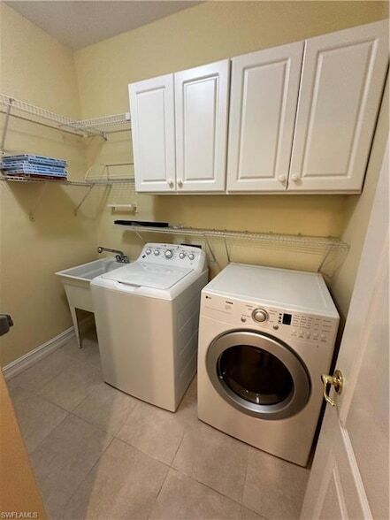 Building Photo - 8267 Laurel Lakes Way