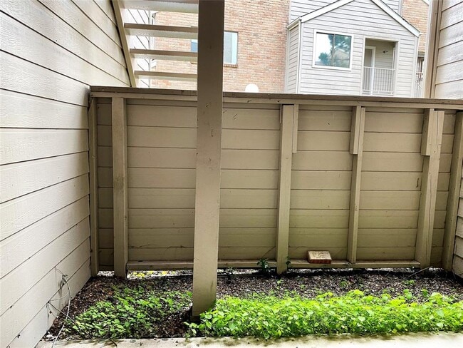 Building Photo - 6701 Sands Point Dr