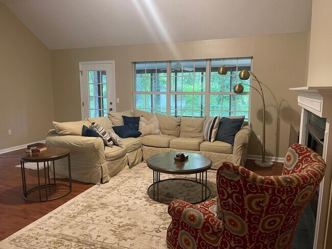 Building Photo - 3 bedroom 2 bath house