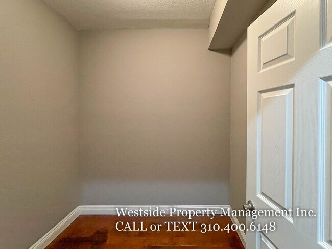 Building Photo - 4355 Ventura Canyon Ave