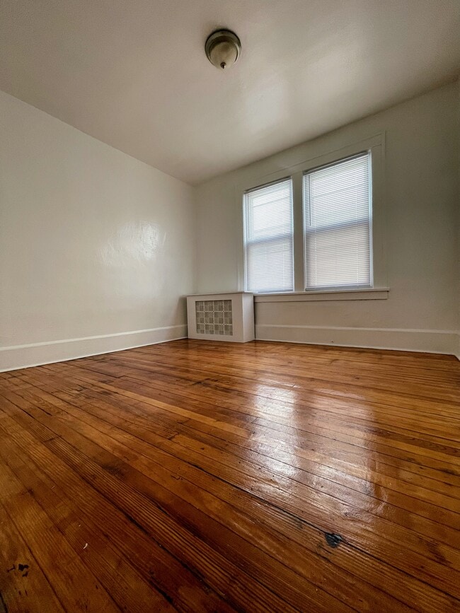 Building Photo - 355 High St