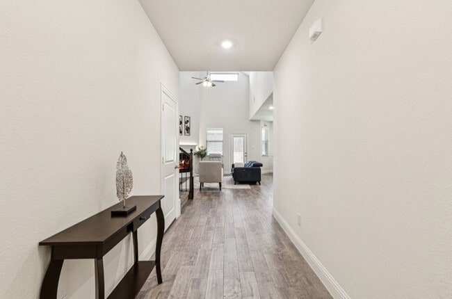 Building Photo - 2913 Cerro Ranch Rd