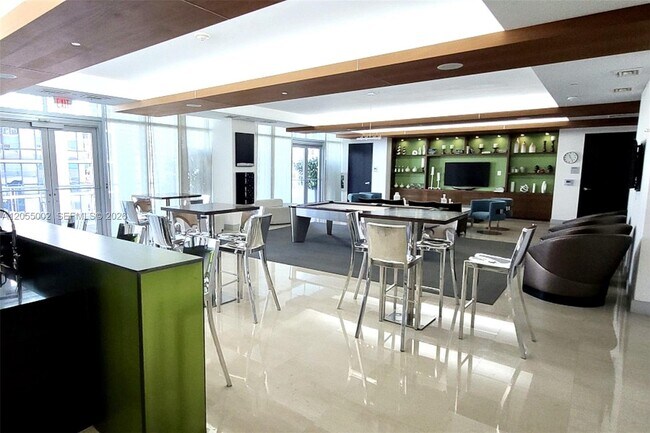 Building Photo - 500 Brickell Ave