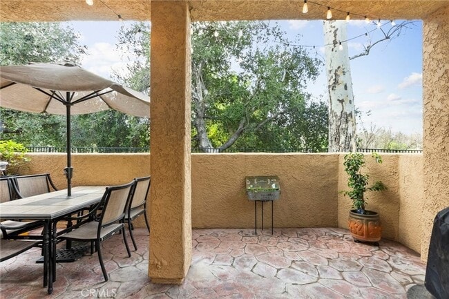 Building Photo - 24013 Arroyo Park Dr