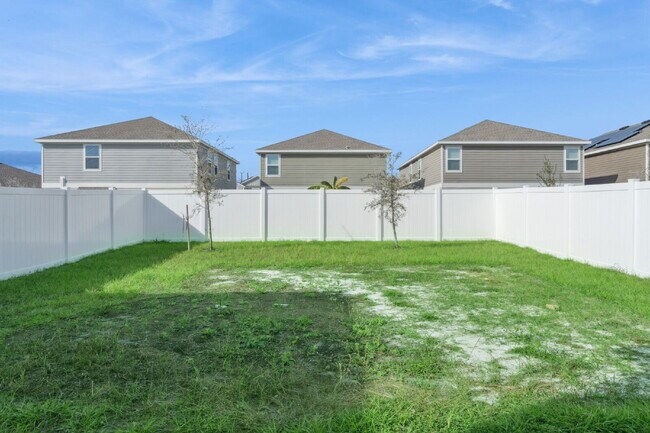 Building Photo - Spacious 4-Bed Retreat with 2.5 Baths in Davenport, FL – Your Next Rental Home Awaits!