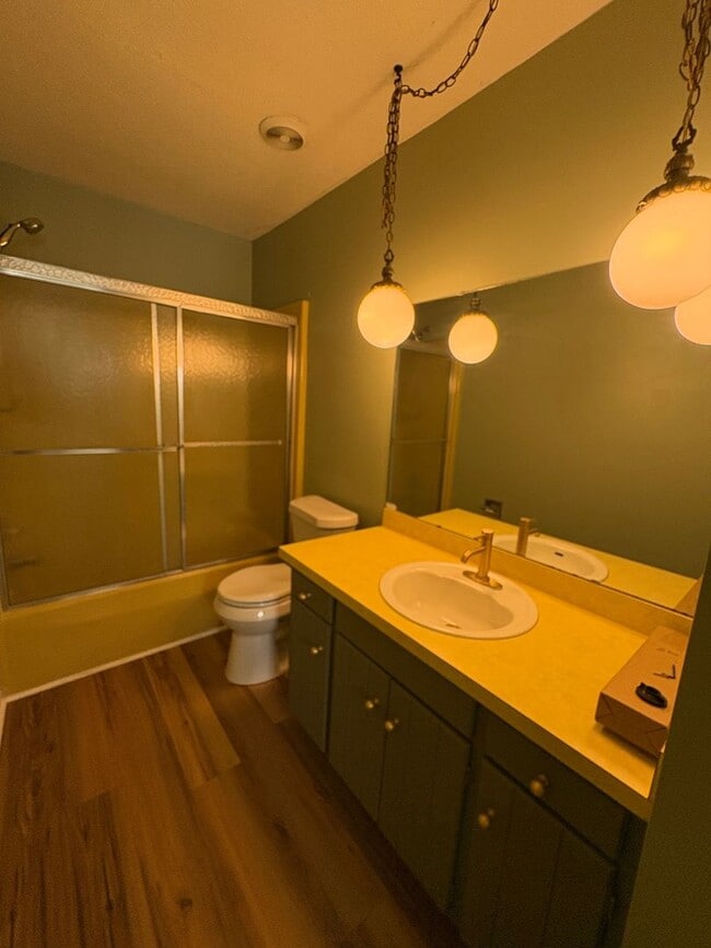 Building Photo - 3 Bedroom 2.5 Bath House
