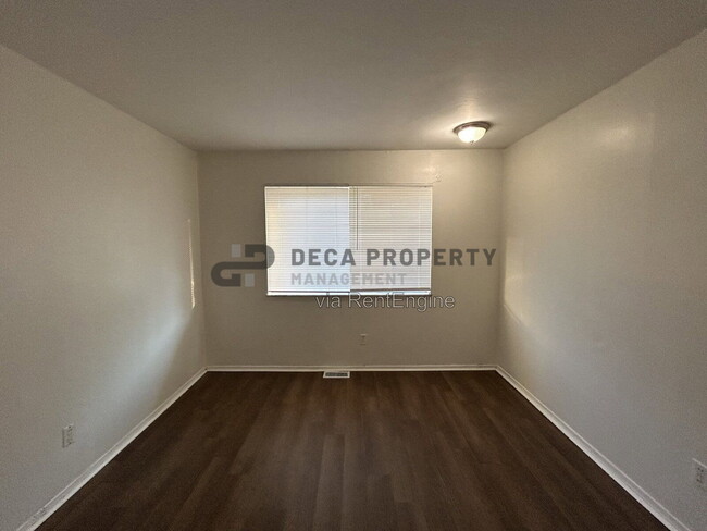 Building Photo - 9910 Broadmoor Dr