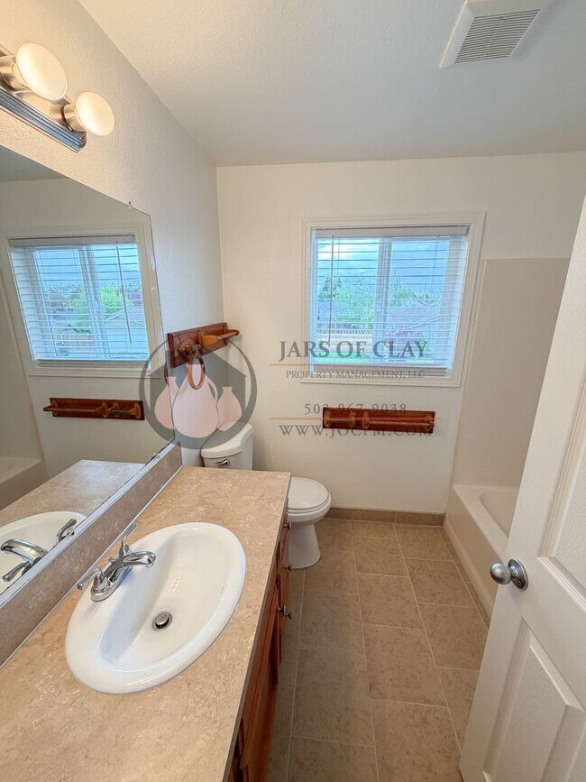 Building Photo - Laura/Bolliger #2022-1085