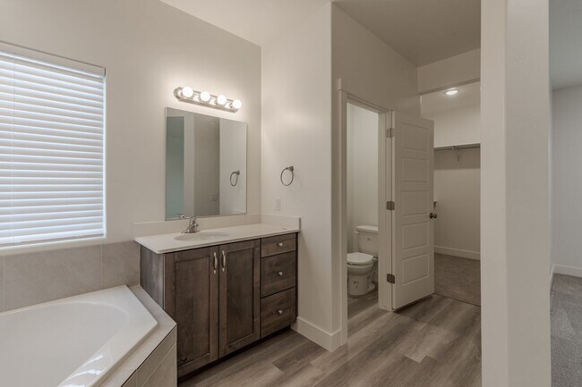Building Photo - Beautiful Property in the Sage Canyon Neig...