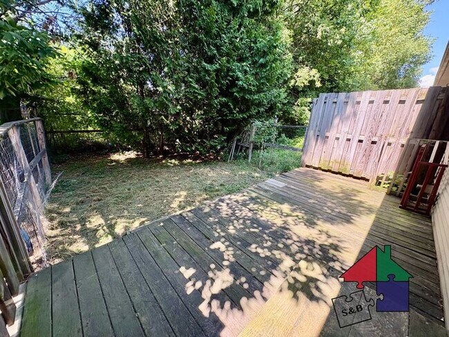 Building Photo - Beautiful Milton 2 Bedroom - Attached Garage!
