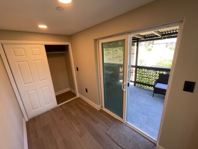 Building Photo - Magalia-2 bed 2 bath, second story duplex,...