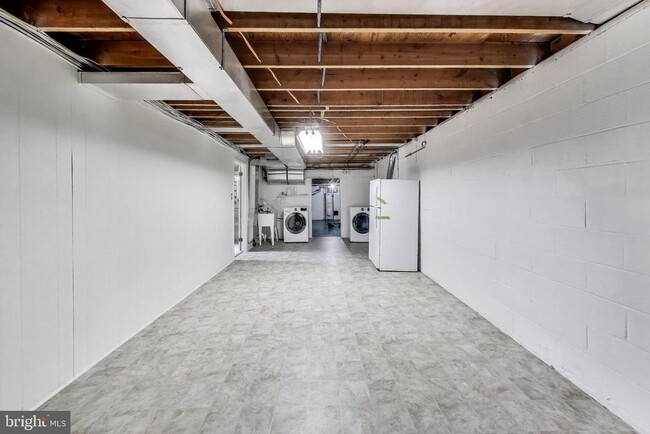 Building Photo - 14207 Gaines Ave