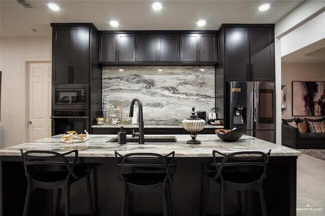 Building Photo - 27 Encantado Cir