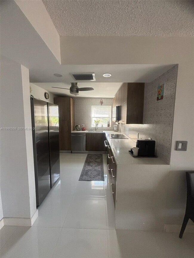 Building Photo - 1865 S Ocean Dr