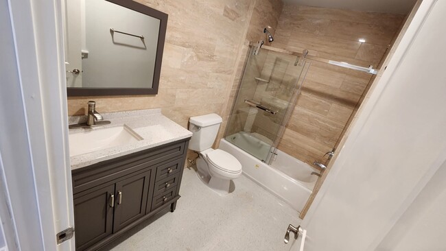 master bathroom - 1075 N Los Robles Ave