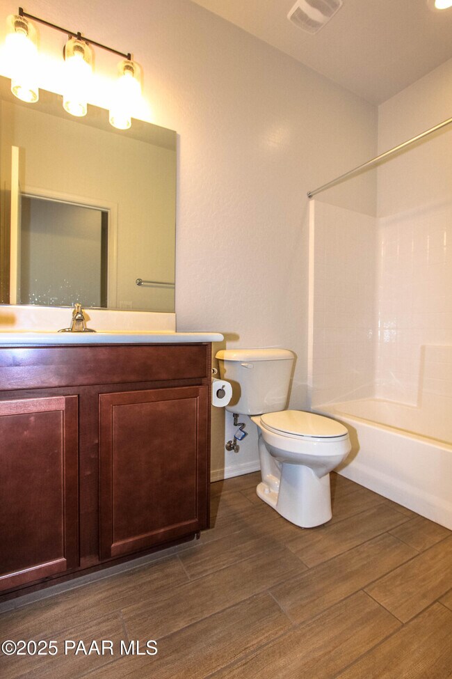 Building Photo - 1356 Warbler Wy