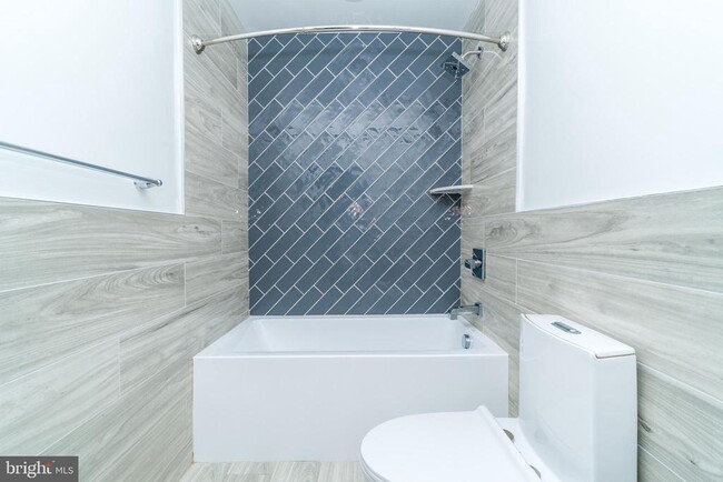 Building Photo - 2700 E Auburn St