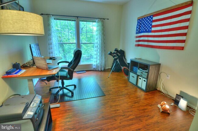 Building Photo - 1501 North Point Dr