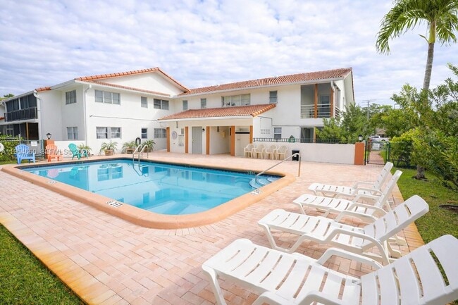 Building Photo - 3200 Coral Springs Dr