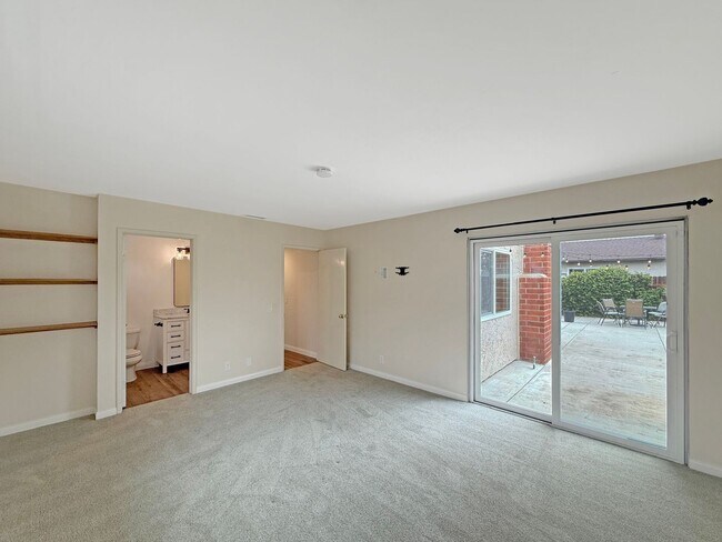 Building Photo - Great 4B/2BA House in Escondido!