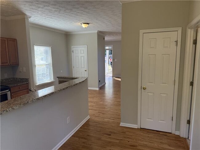 Building Photo - 27 Montgomery St SE