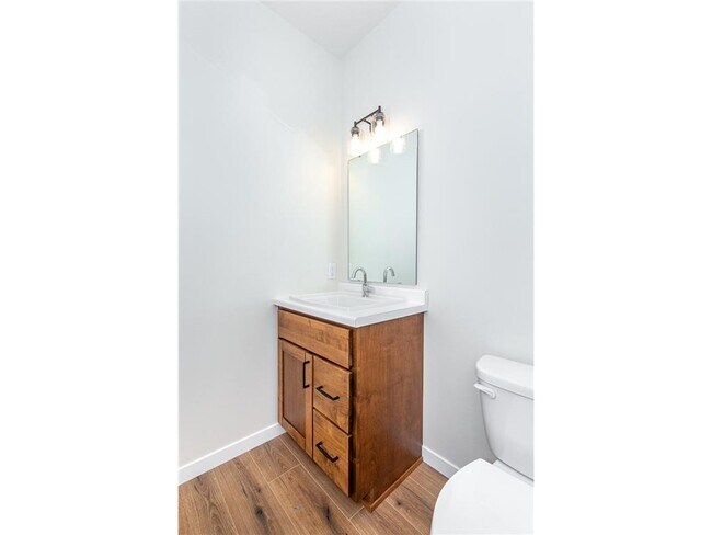 Building Photo - 5476 Lori Ln W