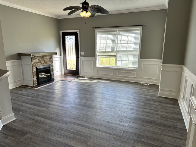 Building Photo - 103 Meadowview Rd