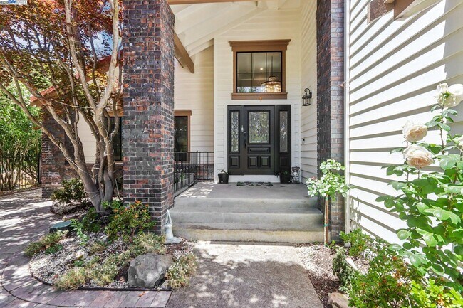 Building Photo - 3745 Deer Trail Ct
