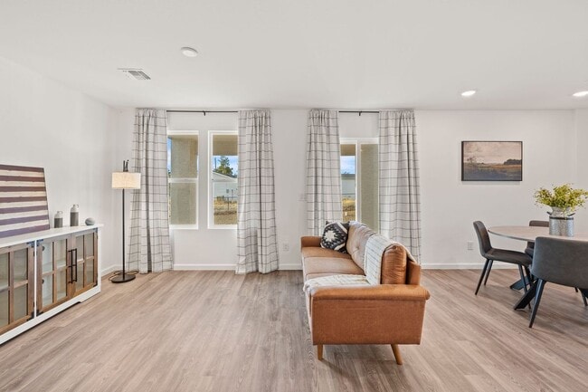 Building Photo - 15763 S Maverick Trail