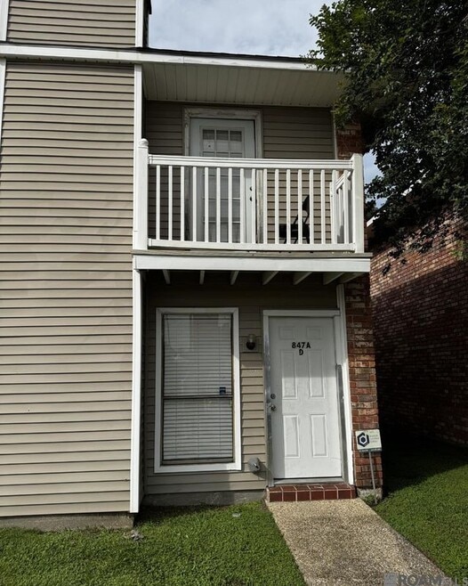 Building Photo - 847A E Boyd Dr