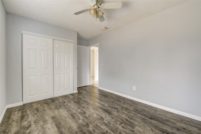 Building Photo - 2927 Great Lakes Ave