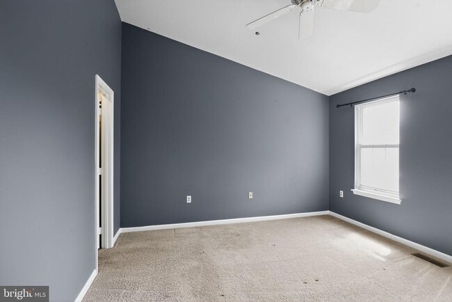 Building Photo - 2492 Wentworth Dr
