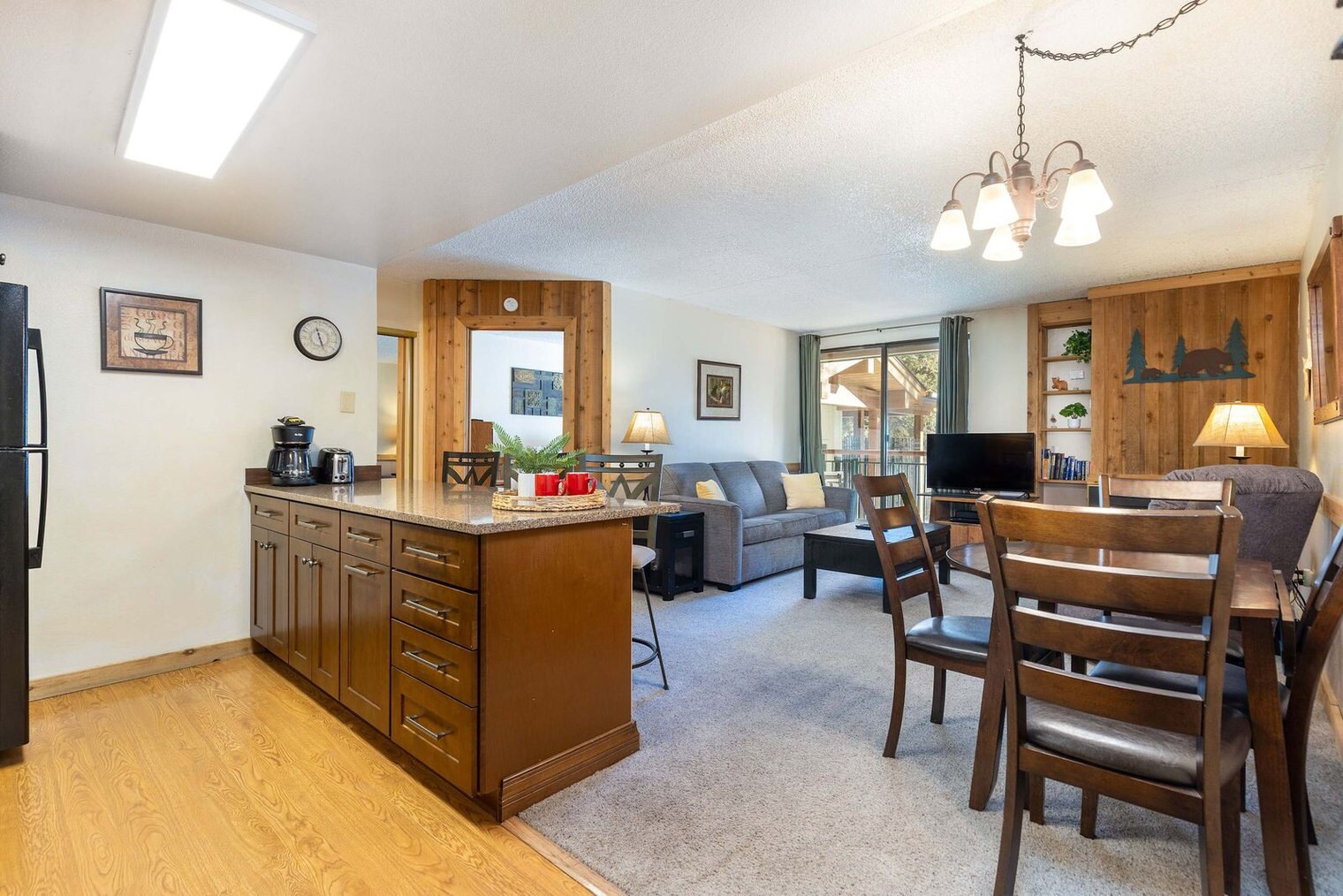 Building Photo - 455 Village Rd