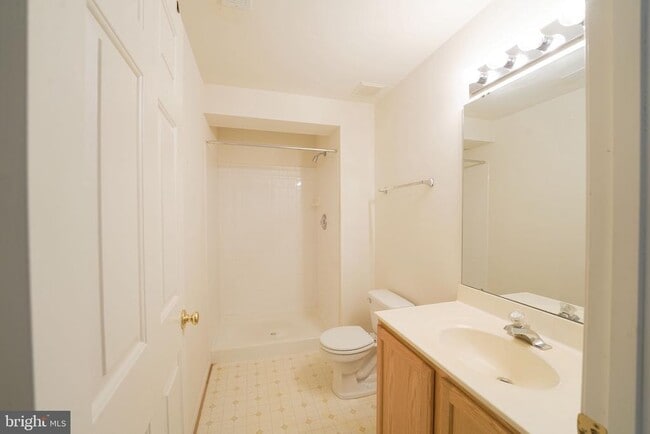Building Photo - 303 Highland Ridge Ave