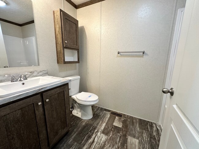 Building Photo - 642 Oregon St