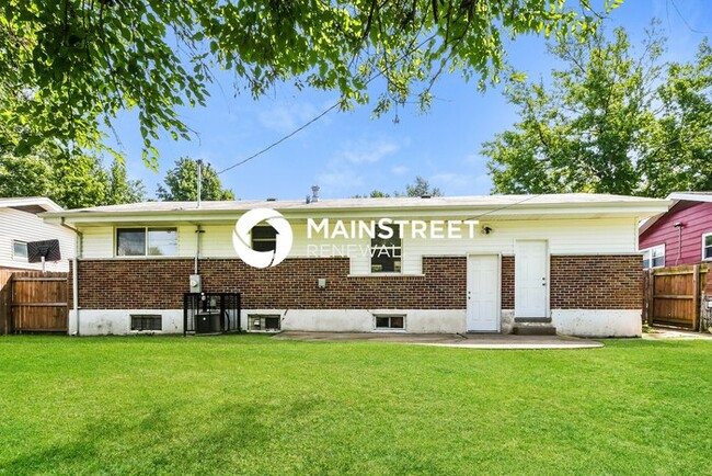 Building Photo - 9839 Monarch Dr