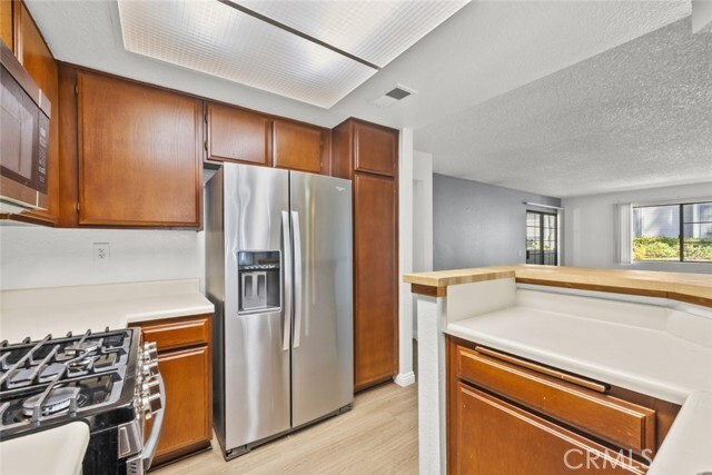 Building Photo - 225 Evergreen Ct
