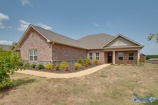 Building Photo - 217 Maureen Dr SW