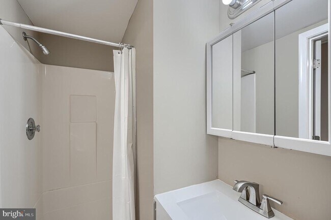 Building Photo - 2332 Darby Ct