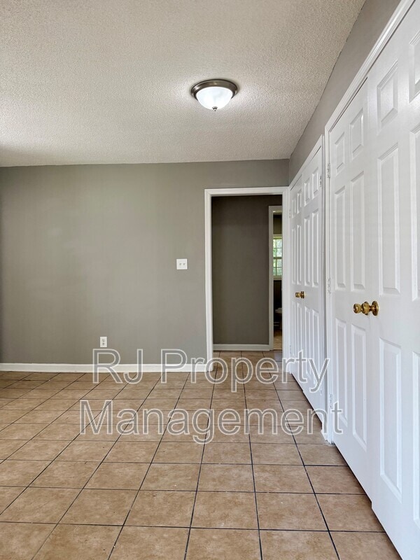 Building Photo - 3397 Farmville Rd