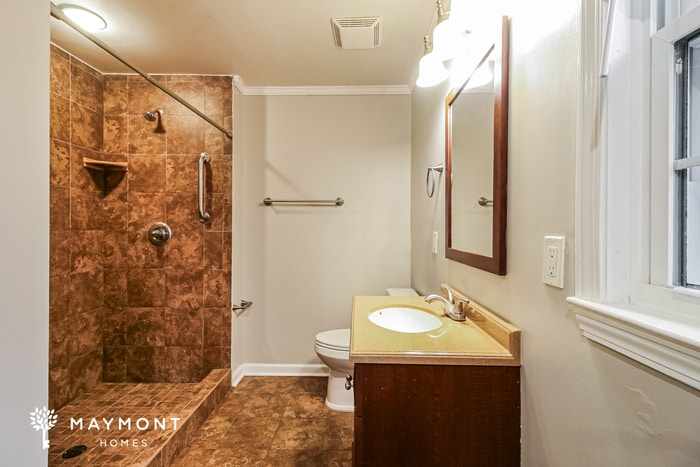 Building Photo - 4220 Hillswood Ln