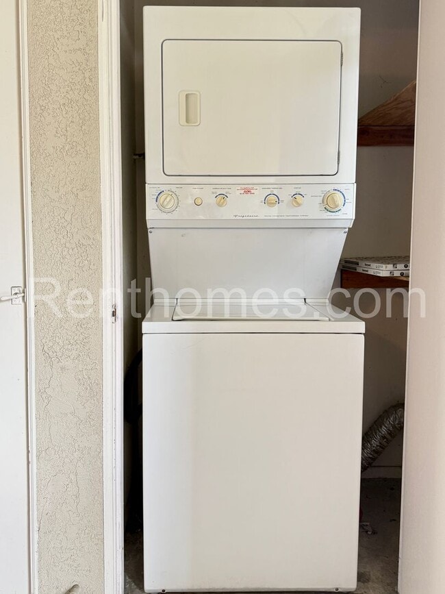 Building Photo - Mira Mesa, 10646 Aderman Avenue #18 - Minu...