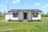 Building Photo - 1 Bedroom Home For Rent In Woodlawn!