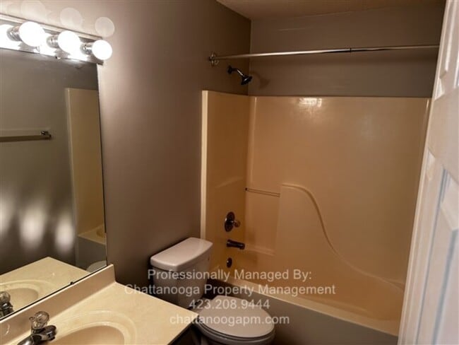 Building Photo - 6815 Benwood Dr