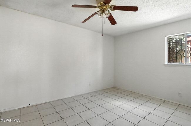 Building Photo - 5709 Hemmingway Dr
