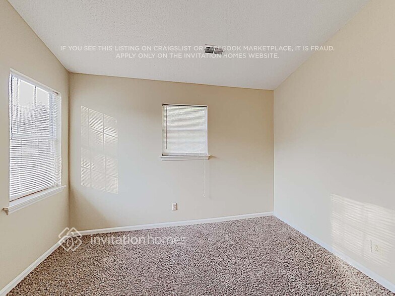 Building Photo - 8627 Lockerbie Ln