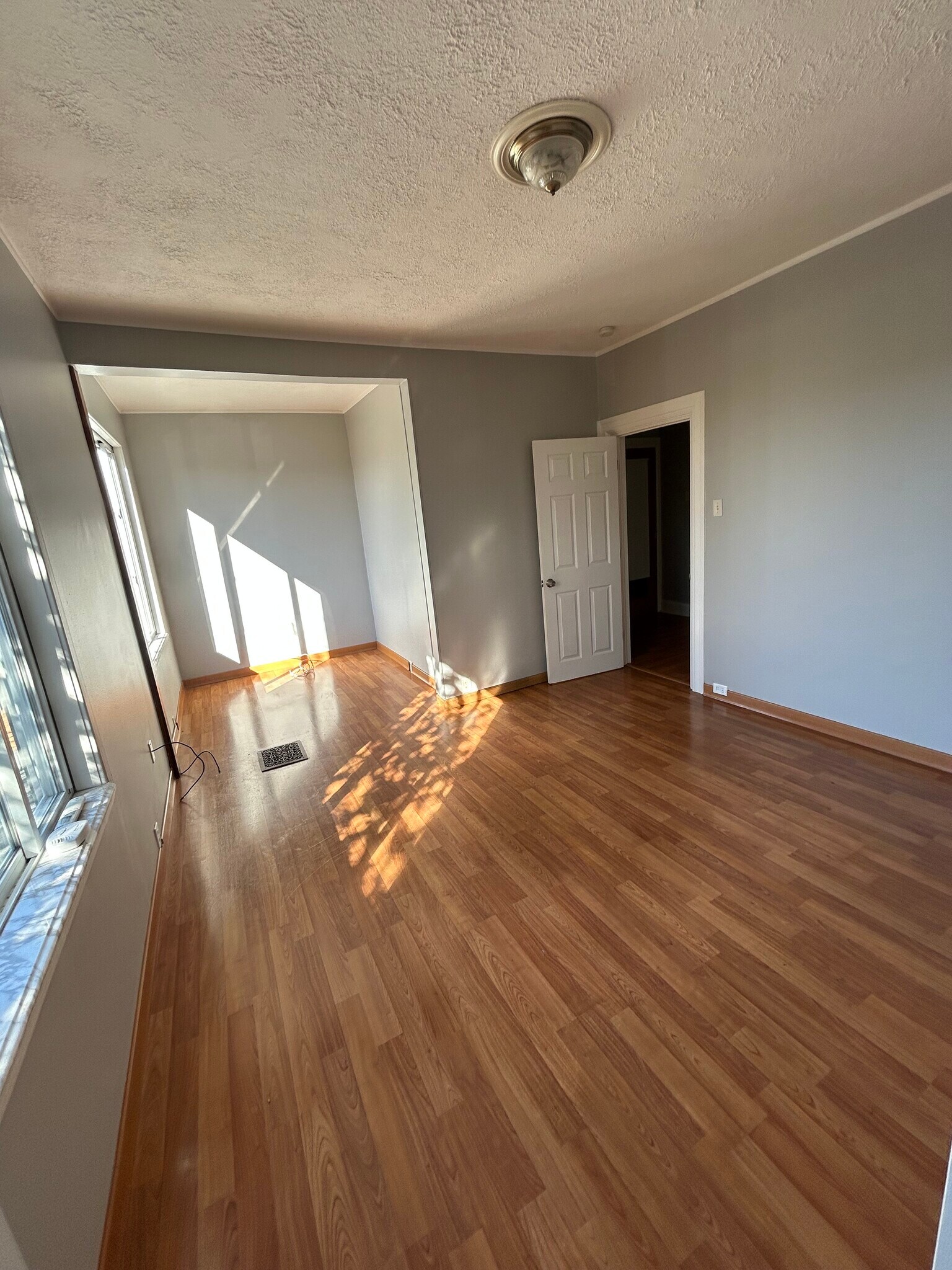 Building Photo - 131 5th St